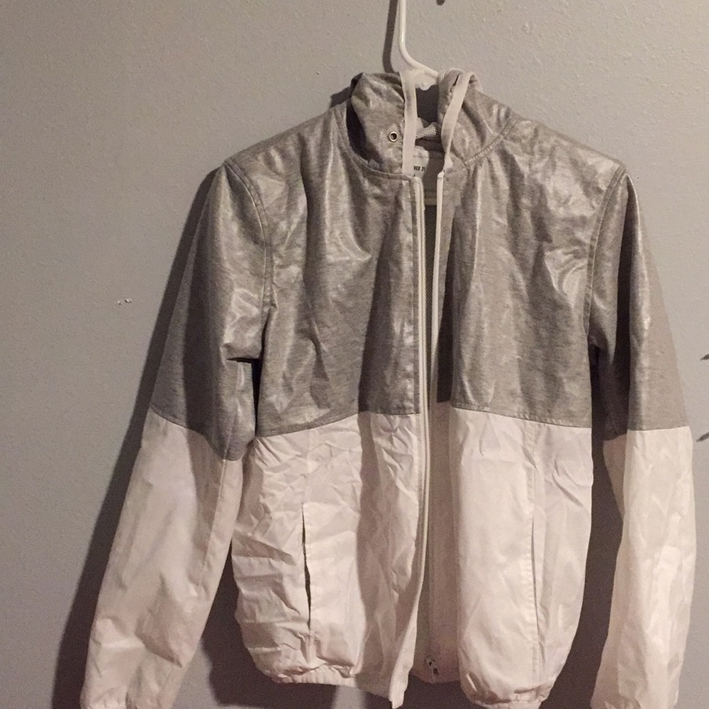 A new forever 21 windbreaker